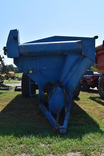 Image of Kinze 800 equipment image 1