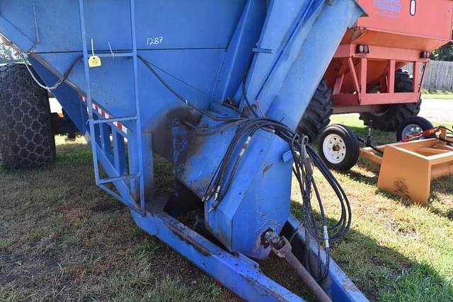 Image of Kinze 800 equipment image 4