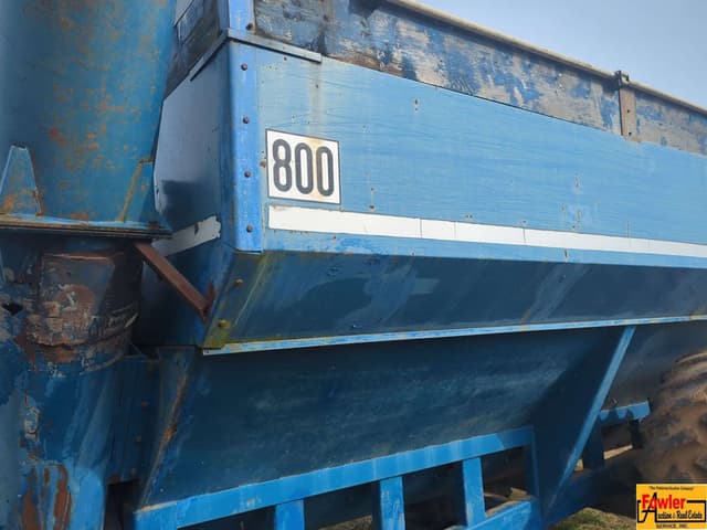 Image of Kinze 800 equipment image 2