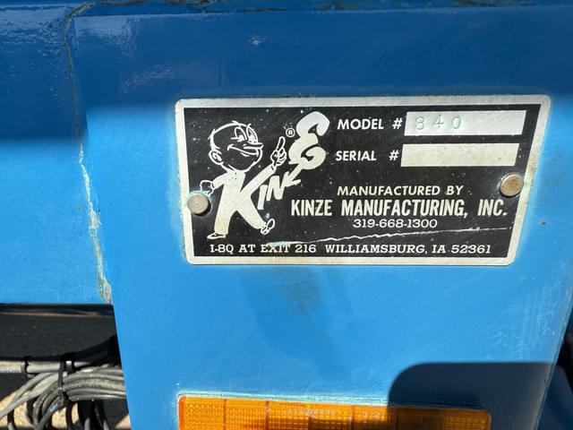 Image of Kinze 840 equipment image 4