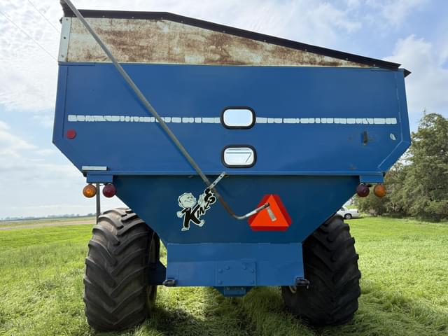 Image of Kinze 840 equipment image 3