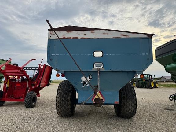 Image of Kinze 840 equipment image 3