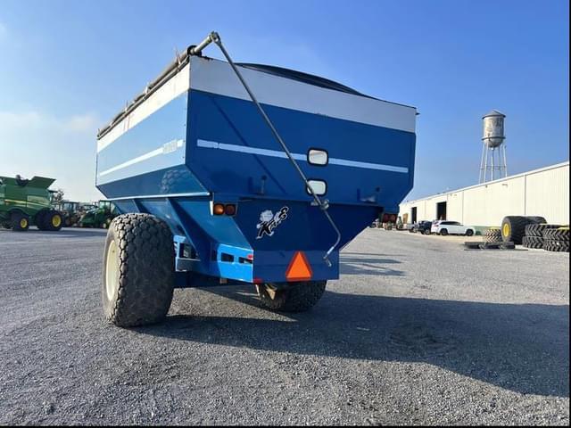 Image of Kinze 840 equipment image 4
