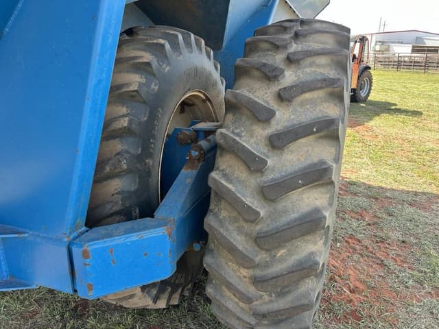 Image of Kinze 840 equipment image 4