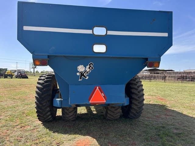 Image of Kinze 840 equipment image 3