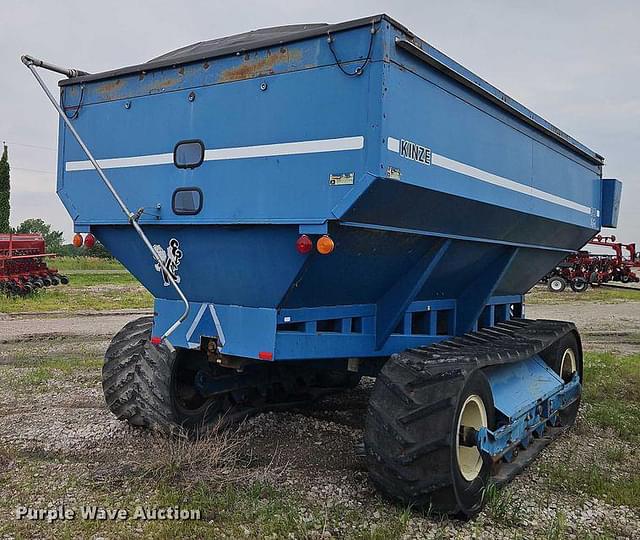 Image of Kinze AW840 equipment image 3
