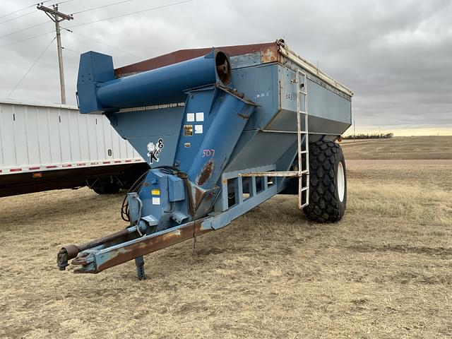 Image of Kinze 840 equipment image 4