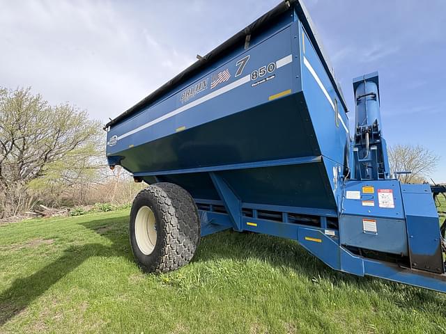 Image of Kinze 850 equipment image 1