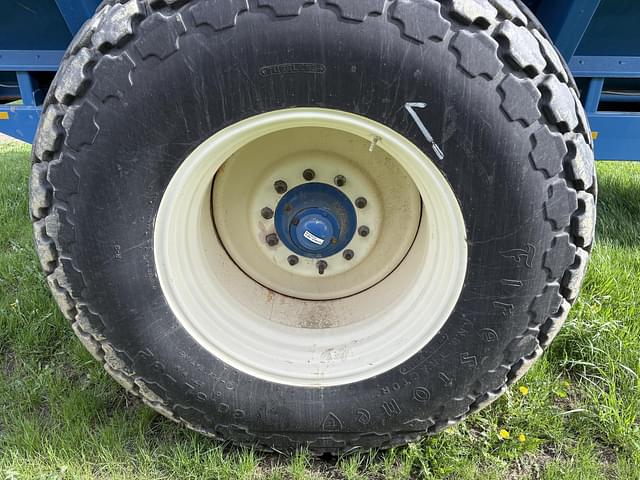 Image of Kinze 850 equipment image 2