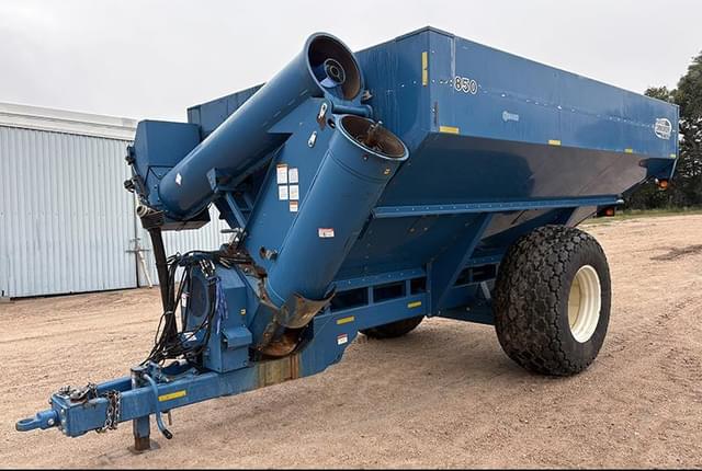 Image of Kinze 850 equipment image 2