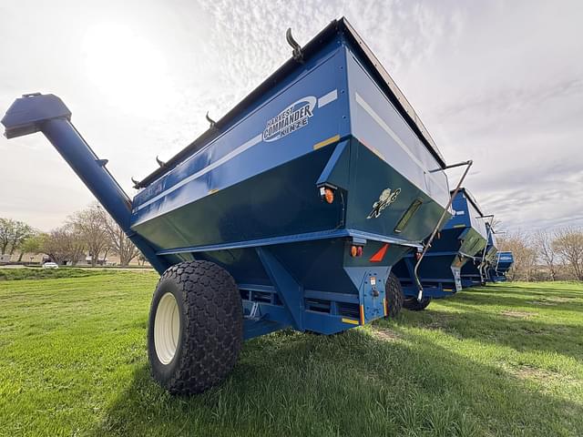 Image of Kinze 850 equipment image 4