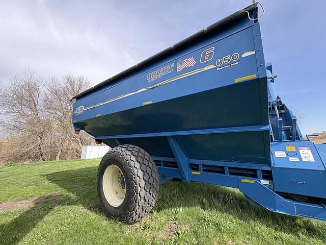 Image of Kinze 850 equipment image 1