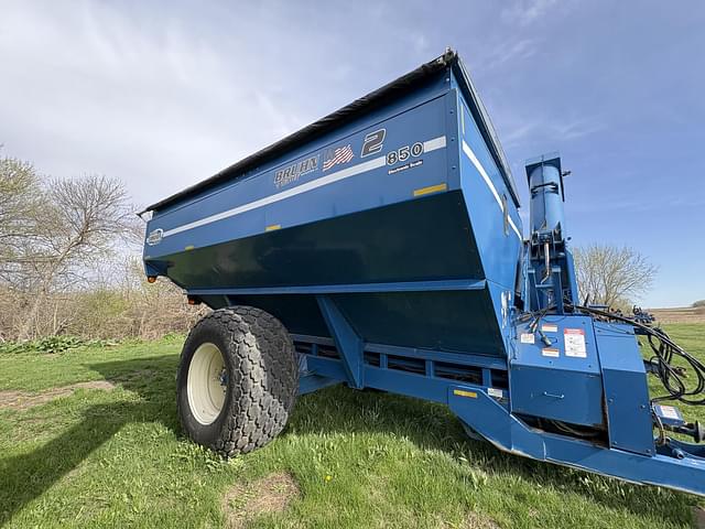 Image of Kinze 850 equipment image 1