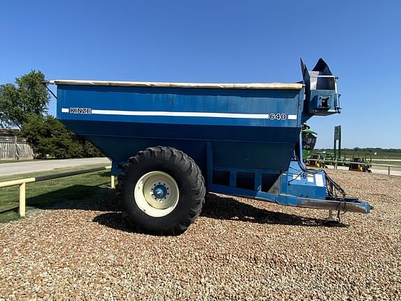 Image of Kinze 640 equipment image 3