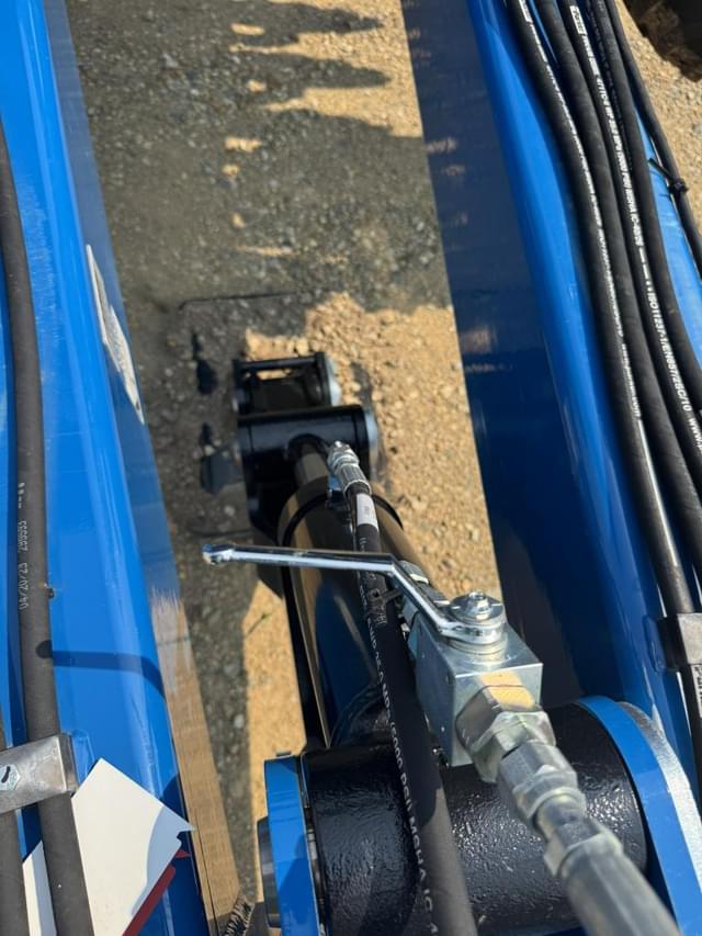 Image of Kinze Mach Till 201 equipment image 4