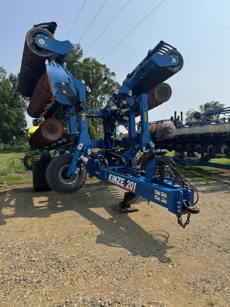 Image of Kinze Mach Till 201 Primary image
