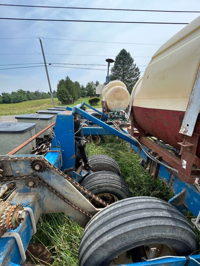 Image of Kinze DF equipment image 4