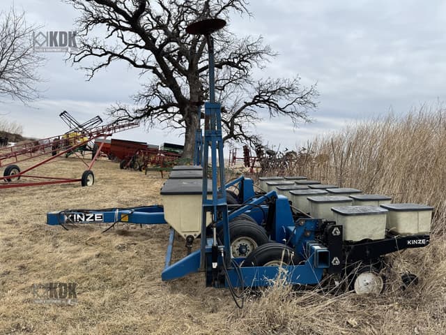 Image of Kinze DF equipment image 1