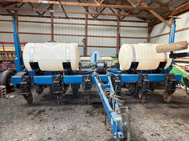 Image of Kinze 2000 equipment image 1