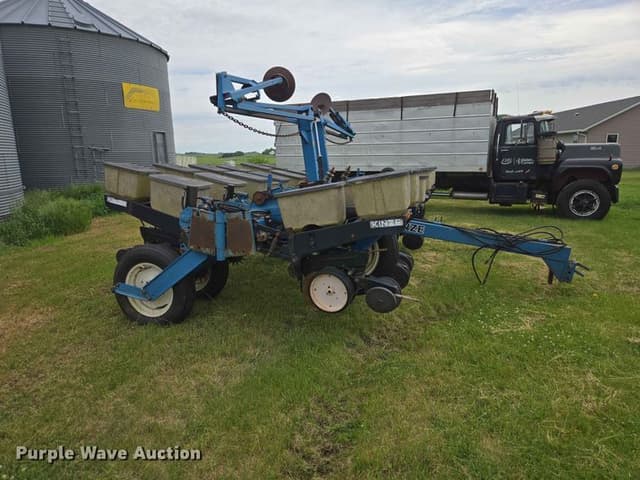 Image of Kinze EF equipment image 3