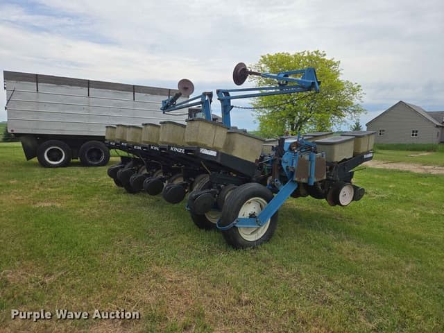 Image of Kinze EF equipment image 4