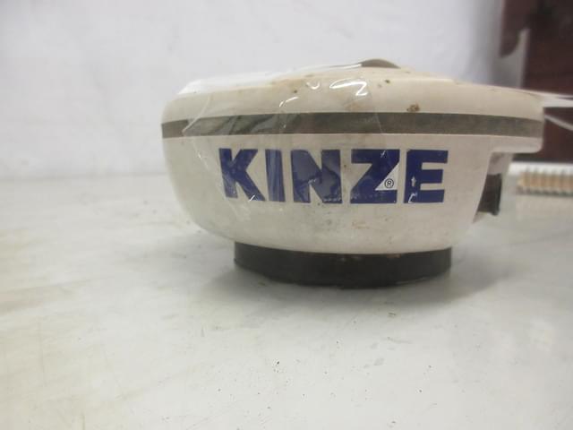 Image of Kinze GPS1500 equipment image 4