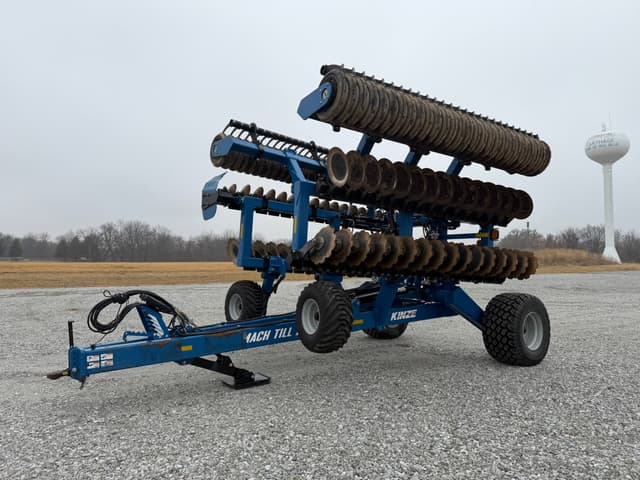 Image of Kinze Mach Till 261 equipment image 3