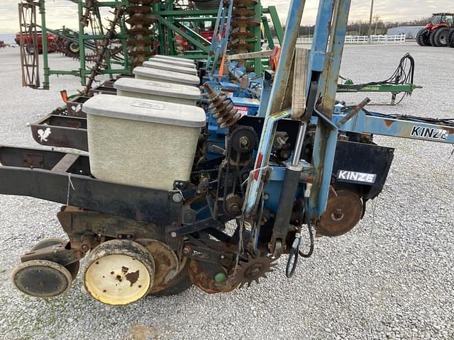 Image of Kinze PT equipment image 1