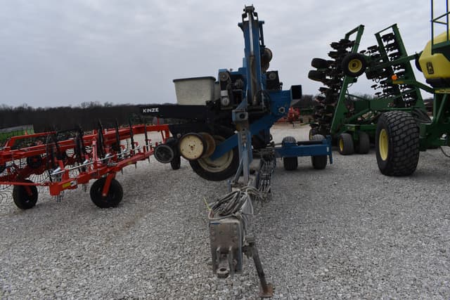Image of Kinze Twin-Line equipment image 1