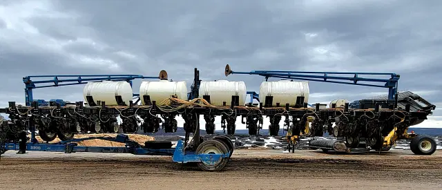 Image of Kinze 3600 equipment image 1