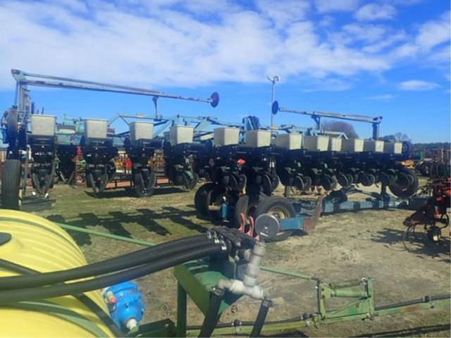 Image of Kinze Twin-Line equipment image 3