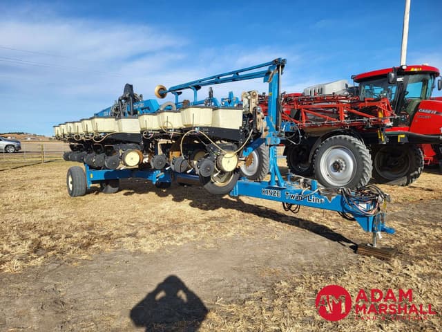 Image of Kinze Twin-Line equipment image 1