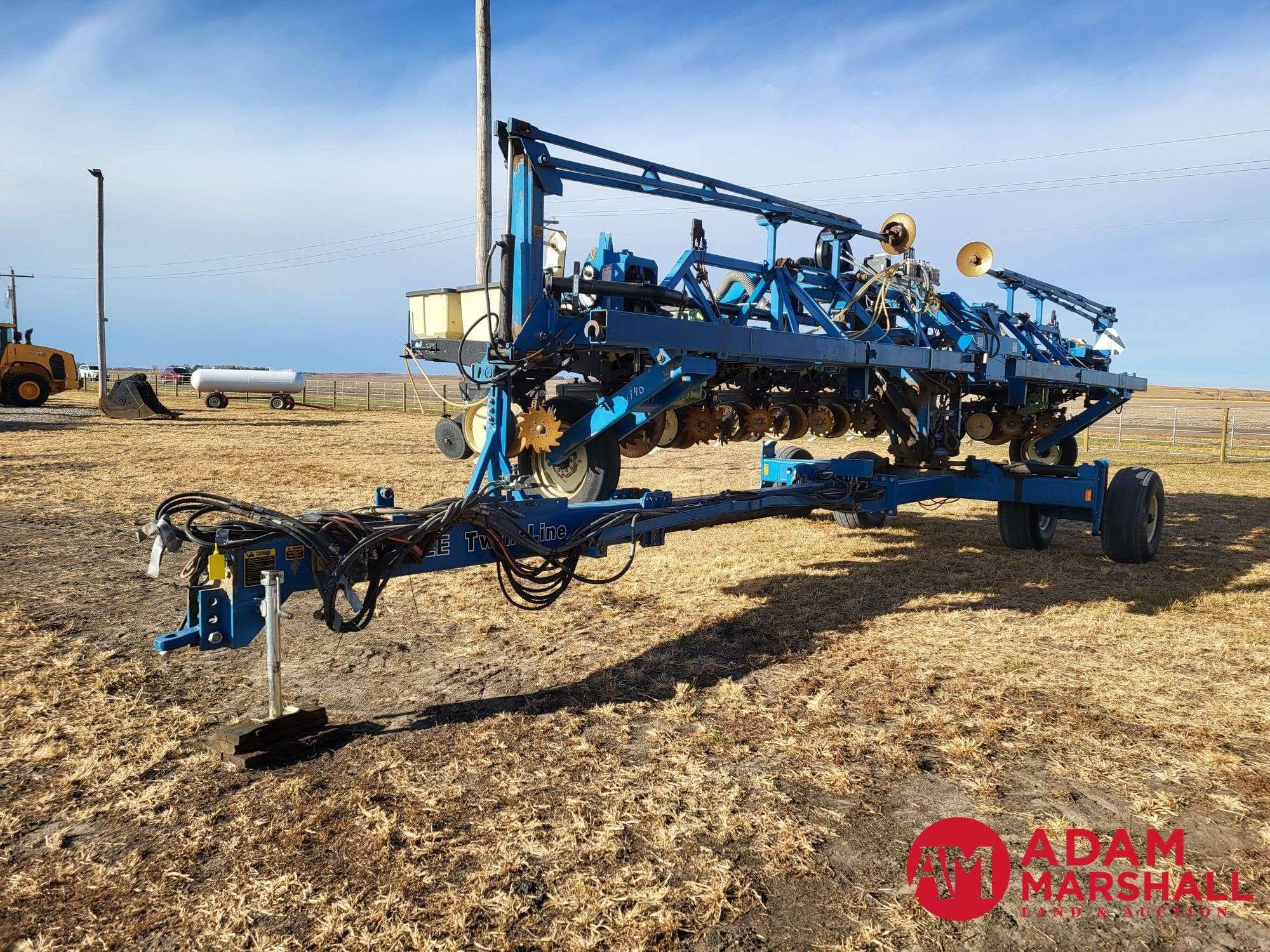 Kinze Twin-Line Equipment Image0