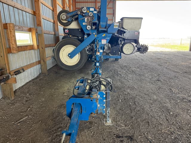 Image of Kinze 3600 equipment image 2