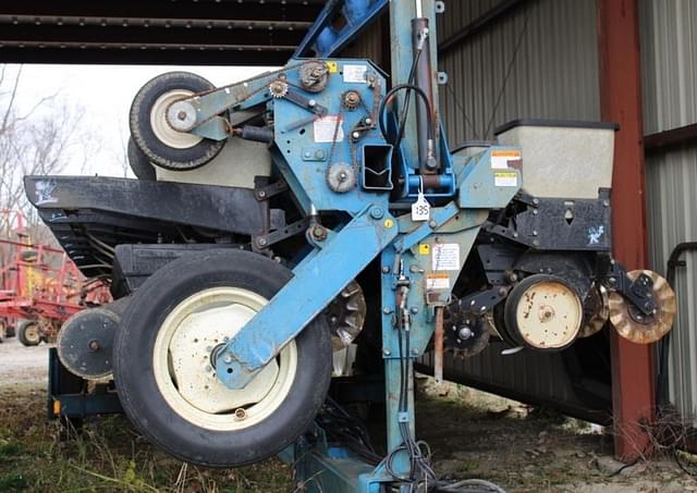 Image of Kinze 2600 equipment image 3