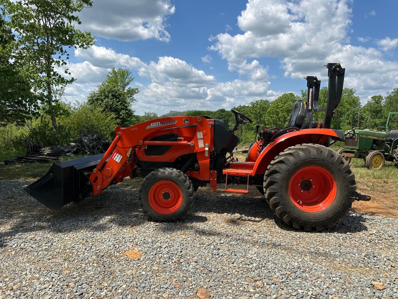 Kioti CK2610 Equipment Image0