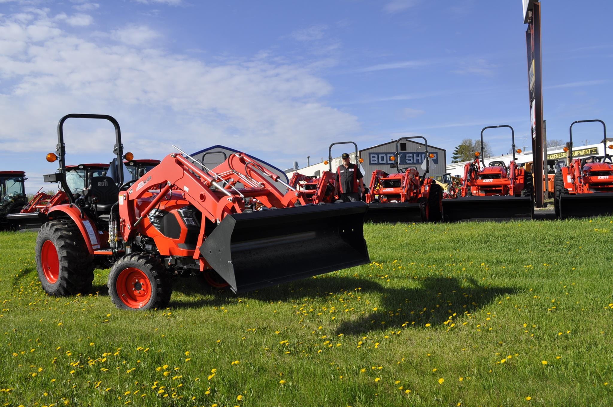 Kioti CK4020 HST Equipment Image0