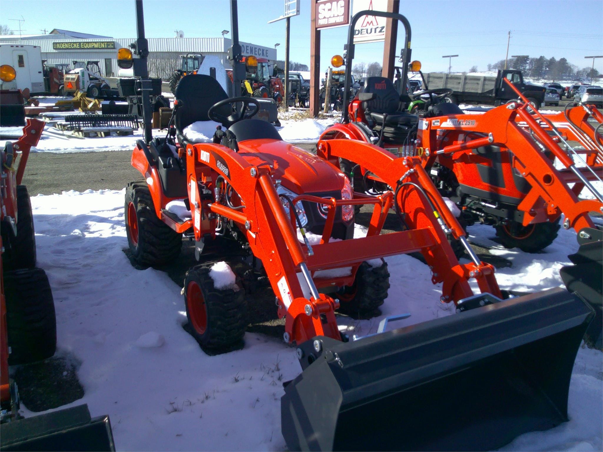 Main image Kioti CS2520