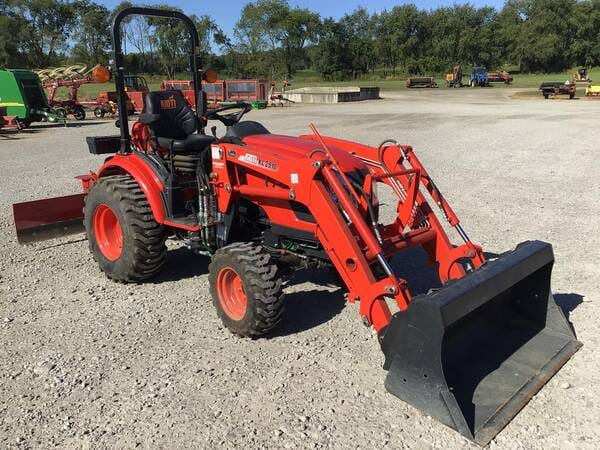 Kioti CX2510 Equipment Image0