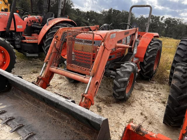 Image of Kioti DK1002 equipment image 2