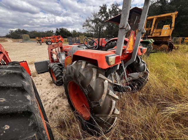 Image of Kioti DK1002 equipment image 3