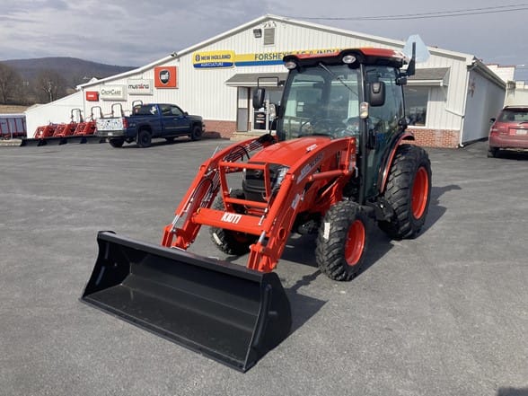 Kioti DK4220SE Equipment Image0