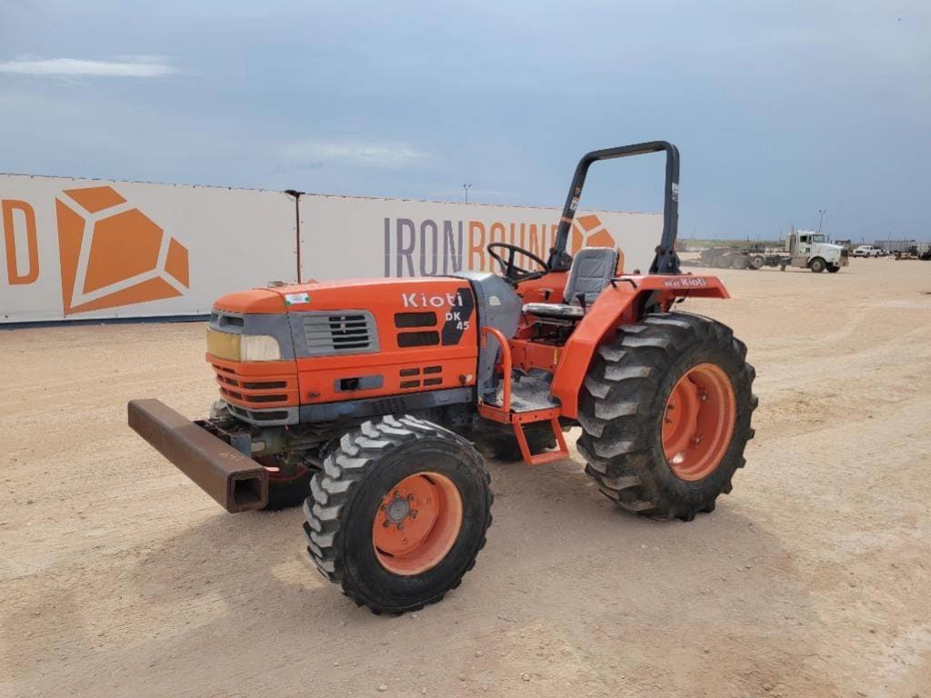Kioti DK45 Equipment Image0