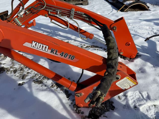 Image of Kioti KL4010 equipment image 3