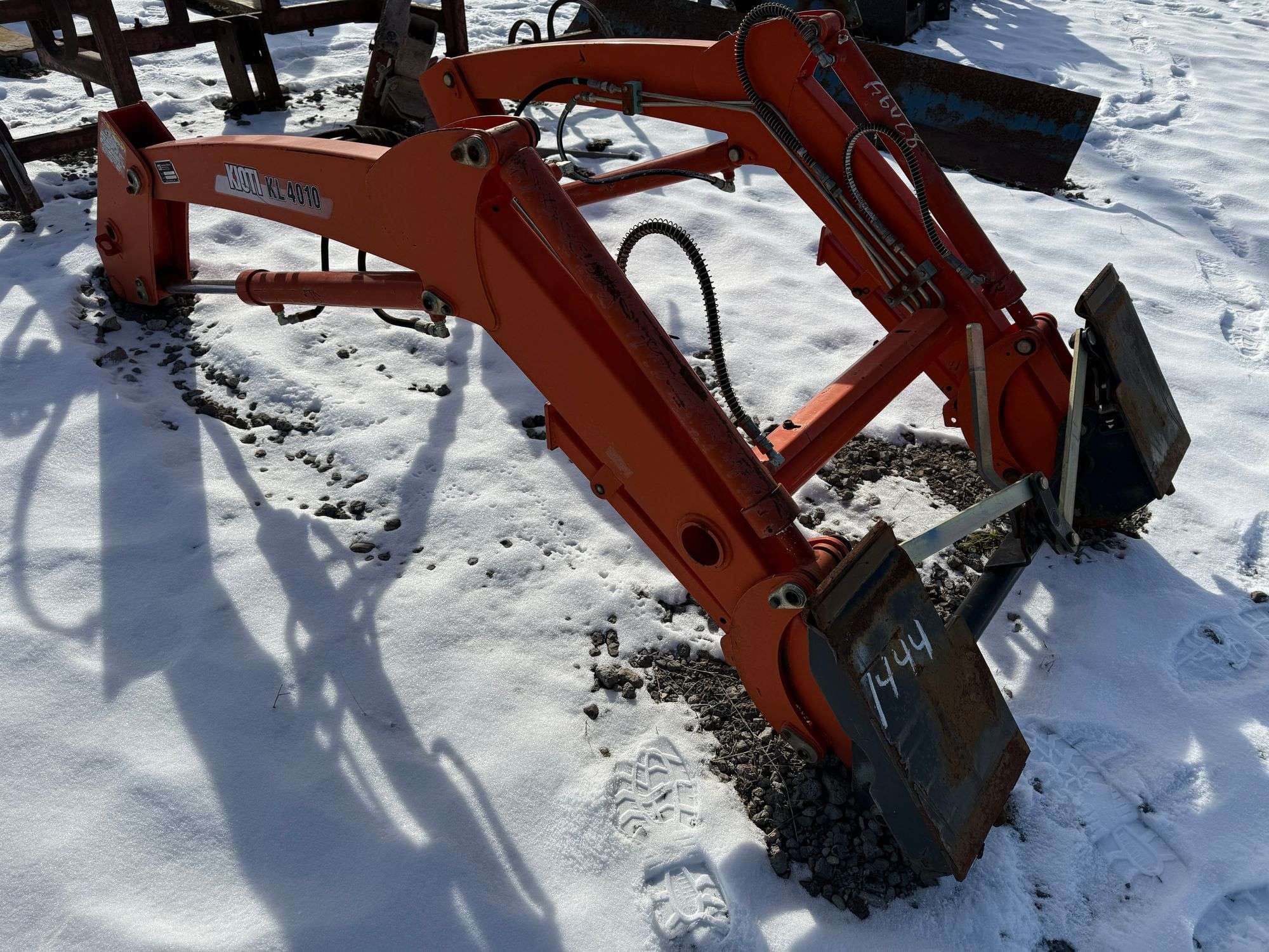 Kioti KL4010 Equipment Image0