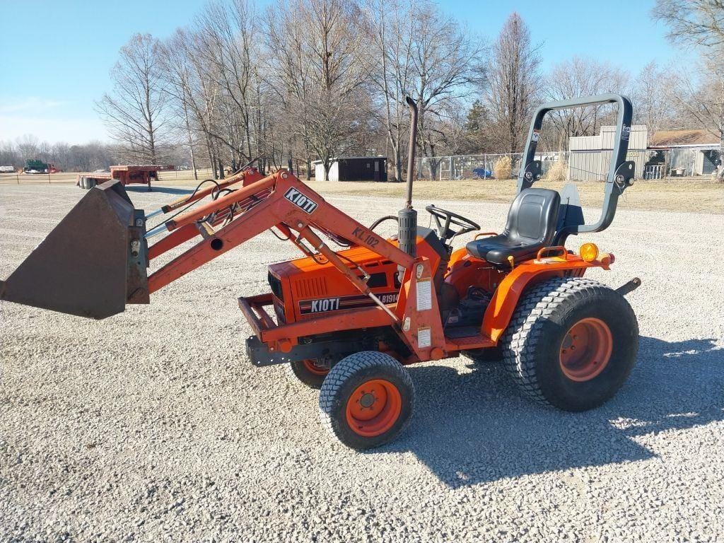 Main image Kioti LB1914