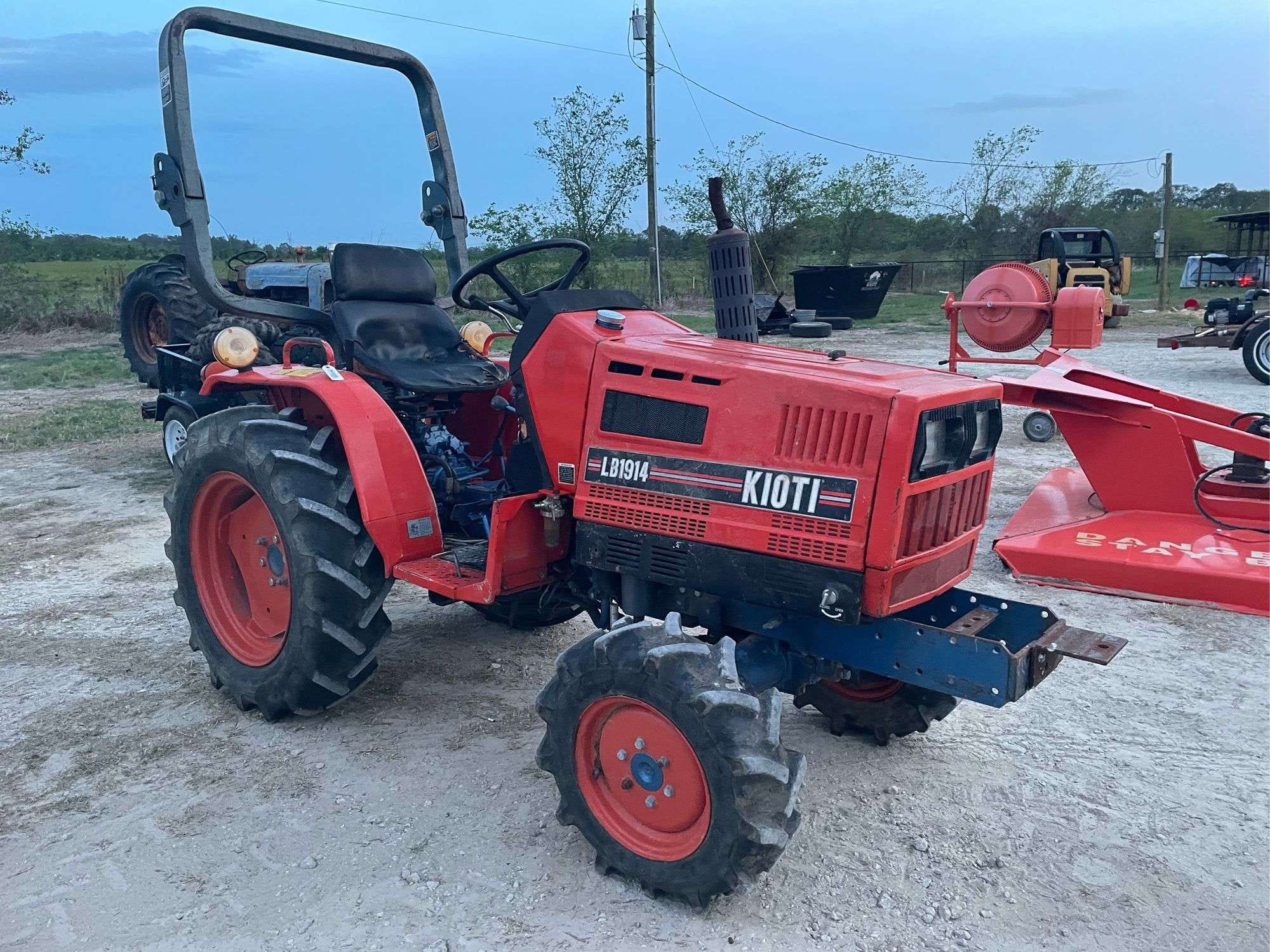 Main image Kioti LB1914