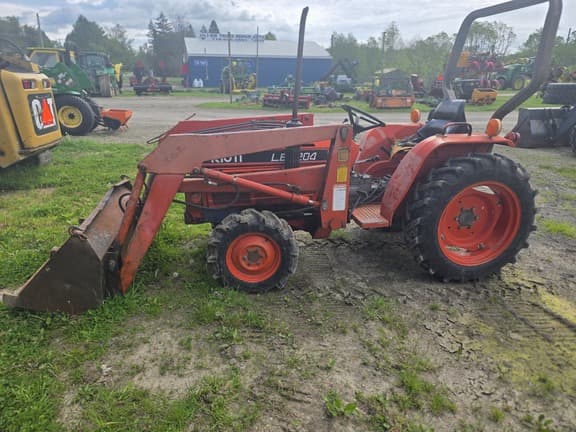 Image of Kioti LB2204 equipment image 1