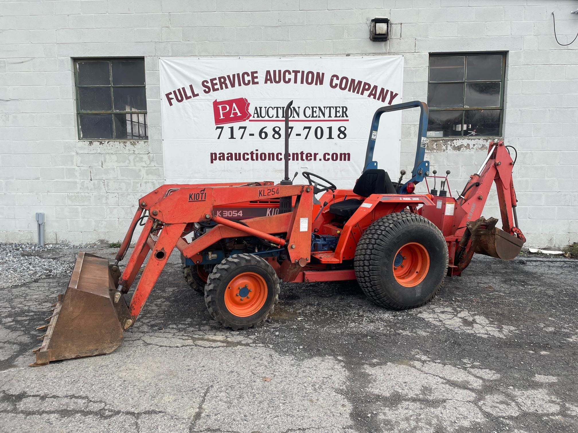 Main image Kioti LK3054