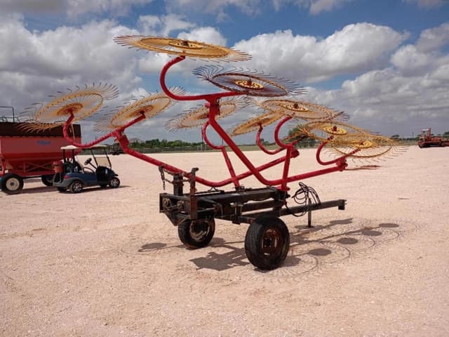 Image of KM Rake Caddy equipment image 3